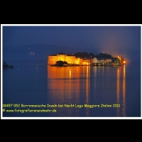 18457 052 Borromaeische Inseln bei Nacht Lago Maggiore Italien 2011.JPG